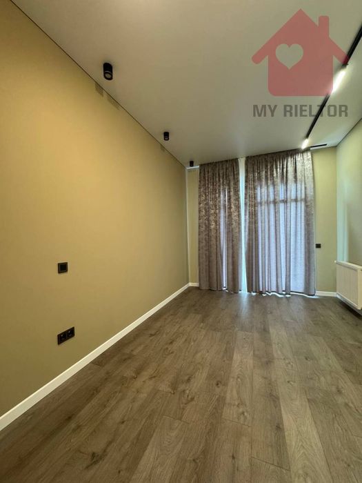 Продаж котеджу з сучасним дизайнерським ремонтом!