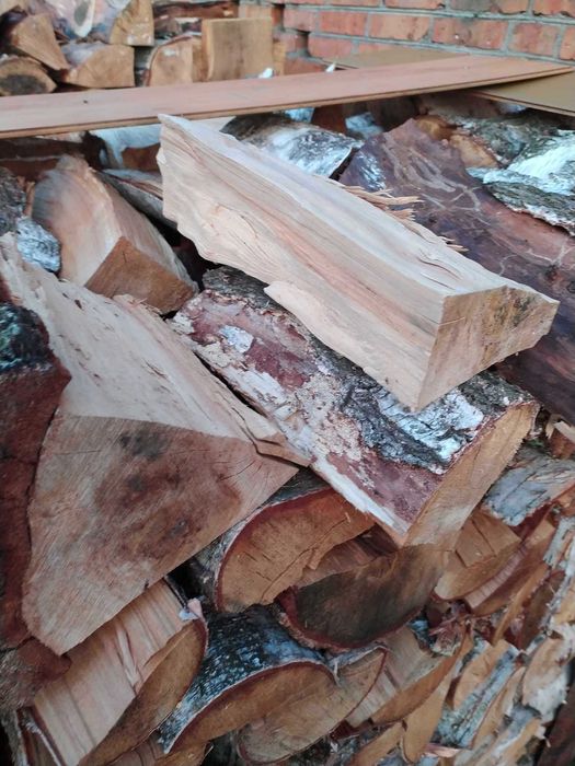 drewno kominkowe dąb, brzoza, akacja