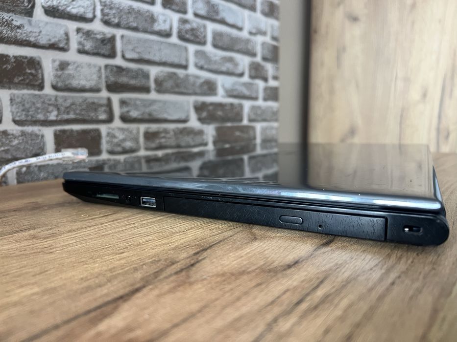 Ноубук 15'6 Dell Inspiron 3567/i3-6006U/SSD 256GB/8GB DDR4