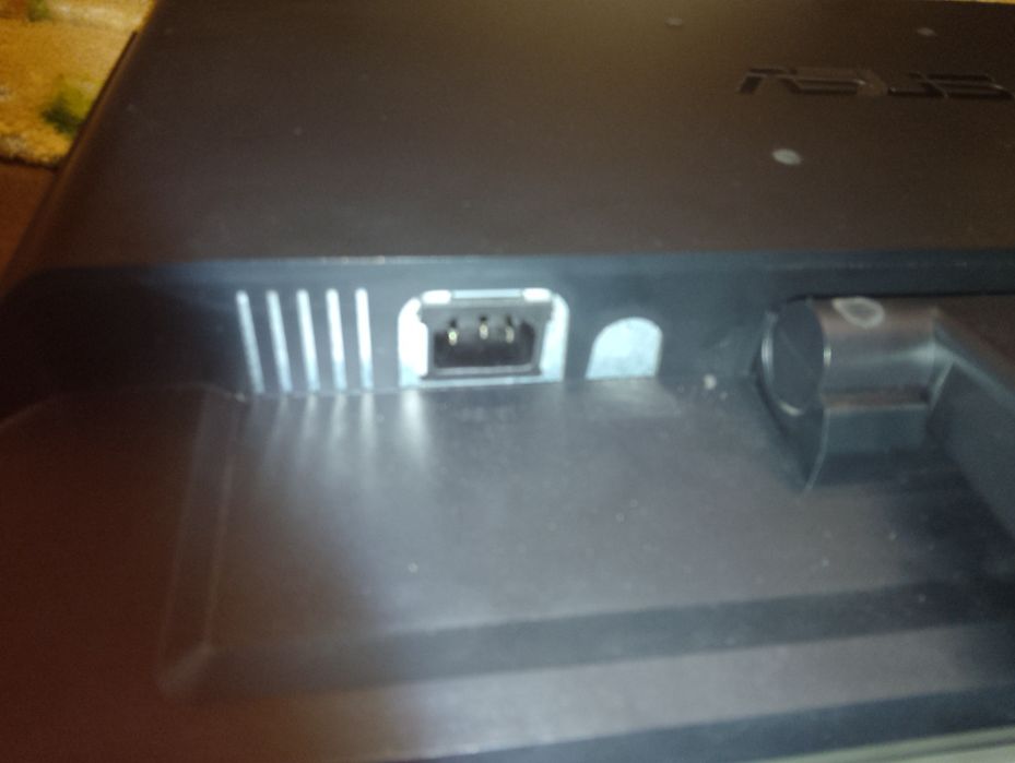 Монітор Asus працюючий