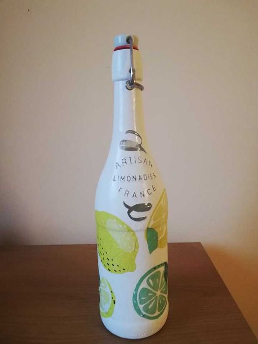 Butelki dekoracyjne decoupage