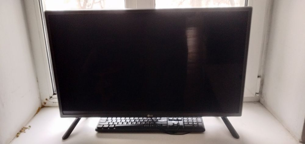 LG 32 LF 5800. Смарт тв! Можливо по запчастинах