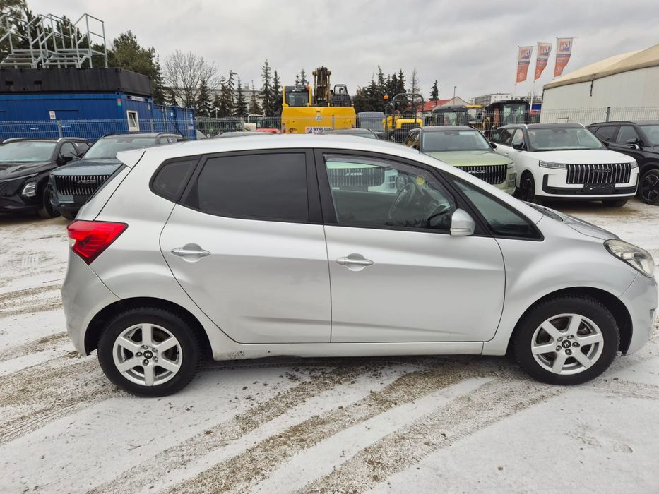 Hyundai ix20 po drobnej szkodzie parkingowej