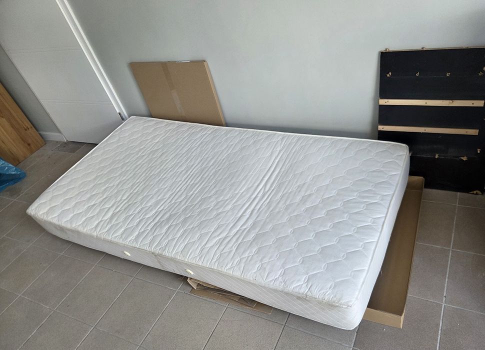 Materac 100x200 w bardzo dobrym stanie