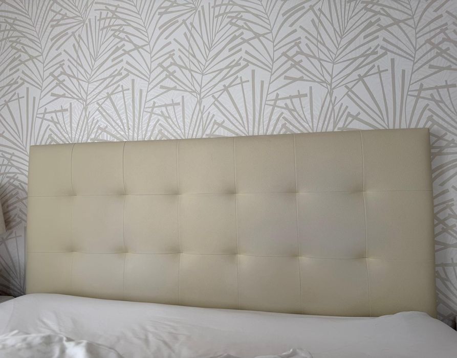 Cabeceira de cama creme 1,60m