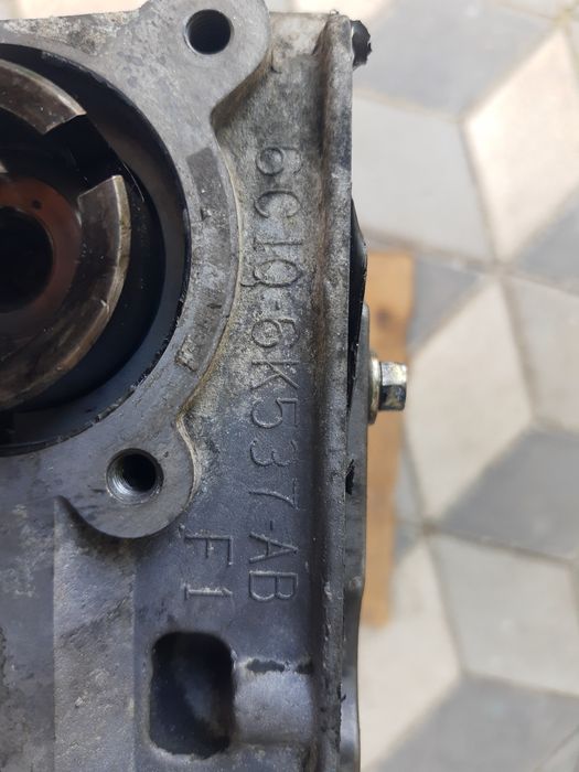 Головка блоків циліндрів 6C1Q6K537AB