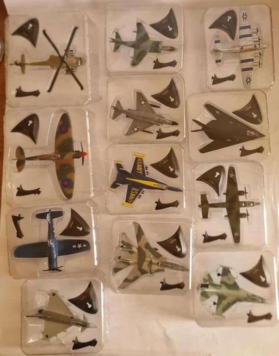 Coleção completa 36 aviões e helicópteros de guerra Maisto + Guia Visual – nunca abertos