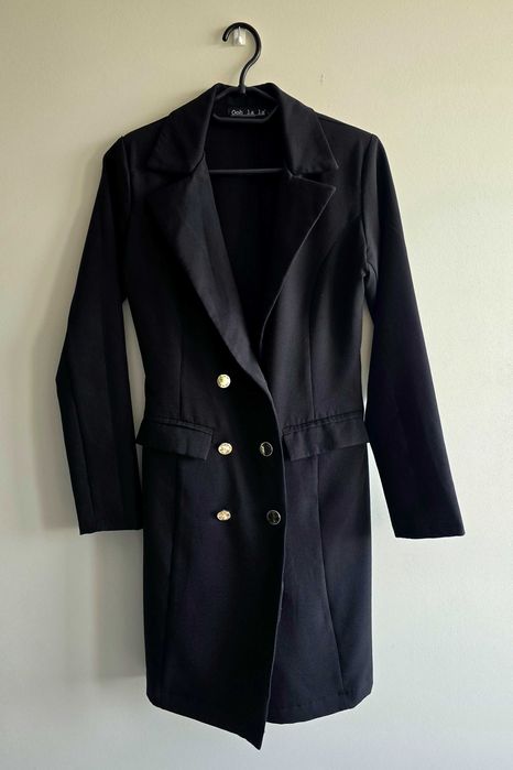 Czarna sukienka garniturowa marynarka taliowana Ooh la la