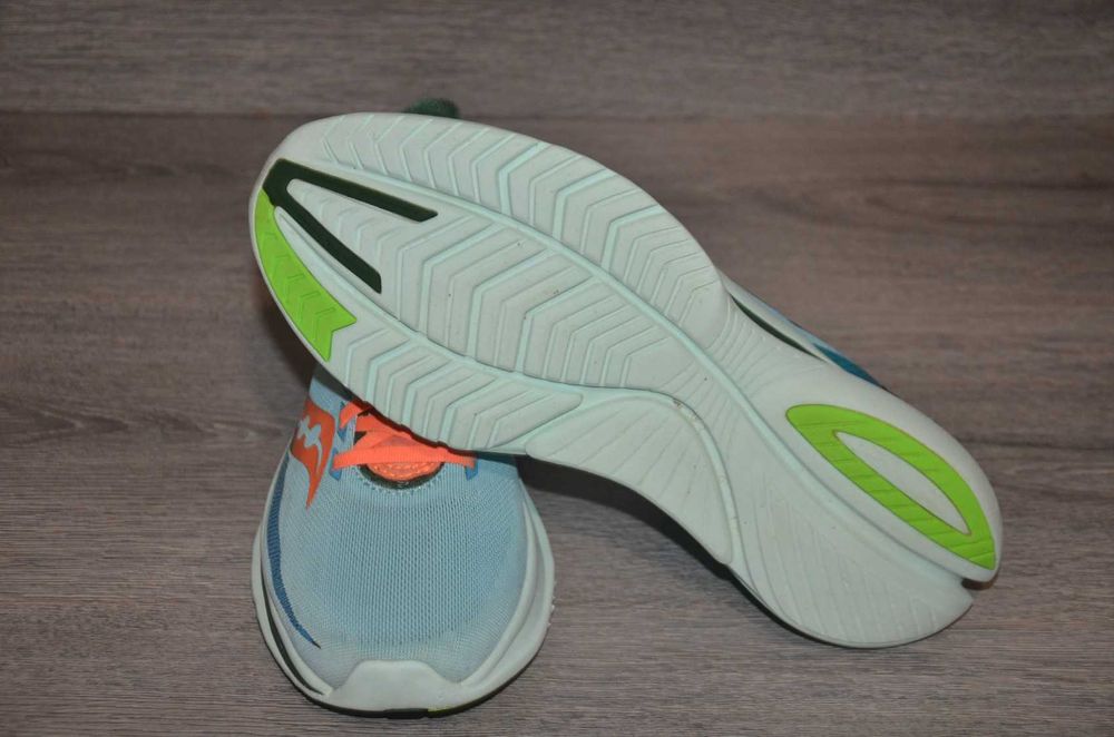 Продам кросівки Фірма Saucony Kinvara 12.