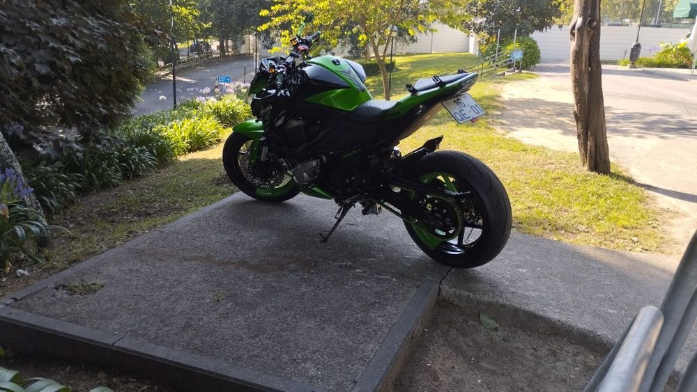 Moto Kawasaki Z800