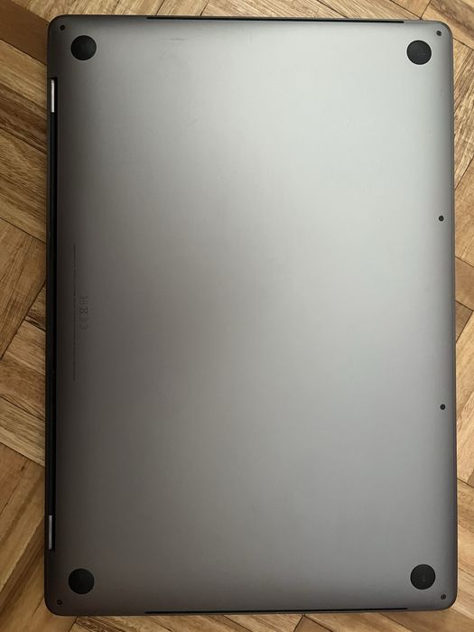MacBook Pro 16 i9 32gb Ram 1Tb SSD VGA 4Gb