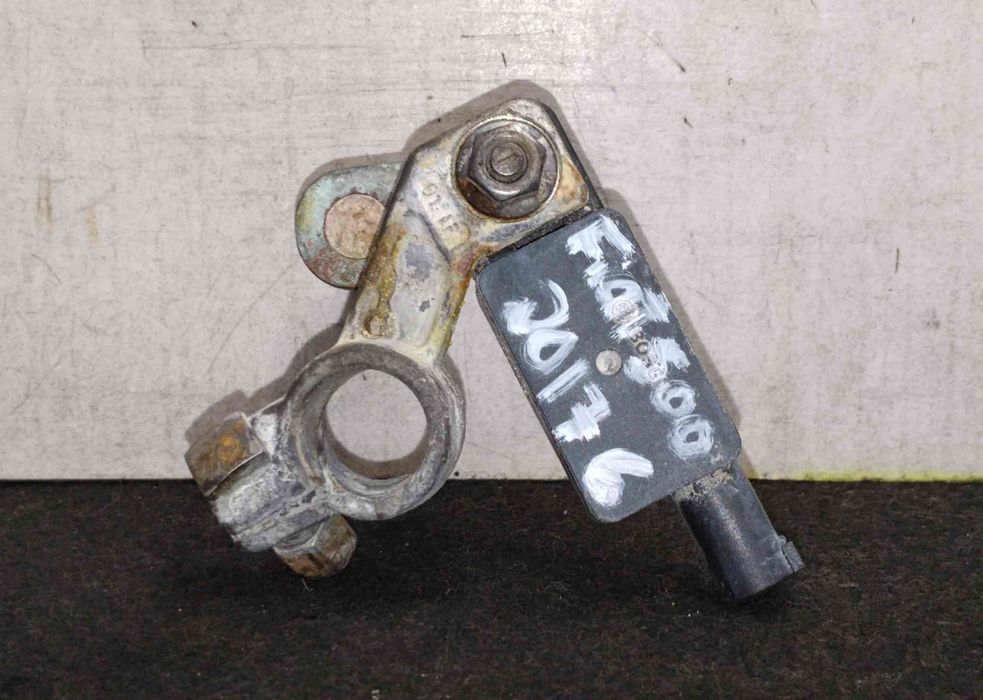 Borne 52122050 - FIAT 500
