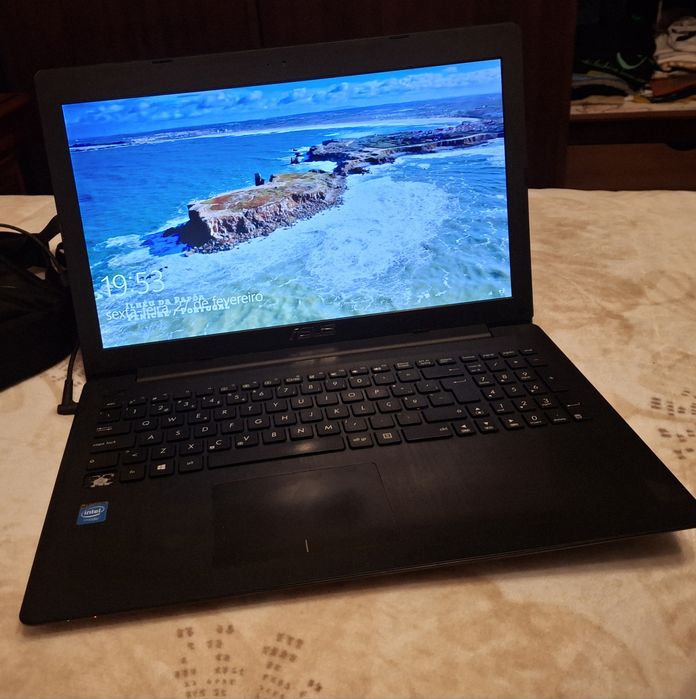 Portátil computador ASUS F553M