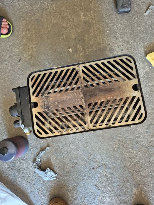 Grill gazowy turystyczny