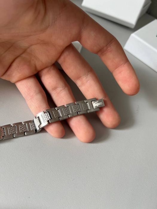 Браслет від Lacoste