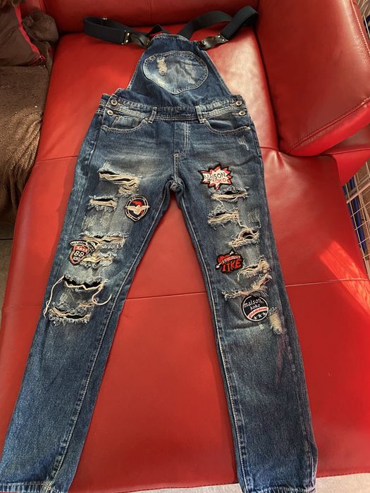 Stylowe jeansy ogrodniczki