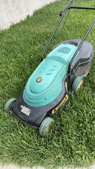 Maquina de cortar a relva BLACK & DECKER