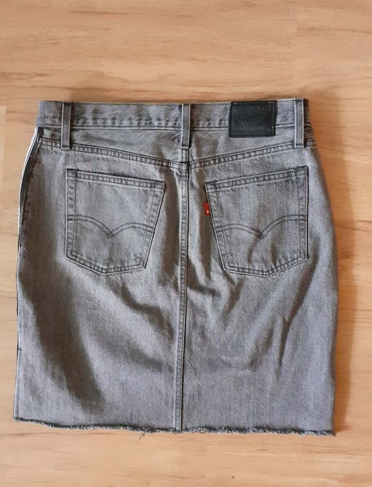 Szara spódnica Levi's W28