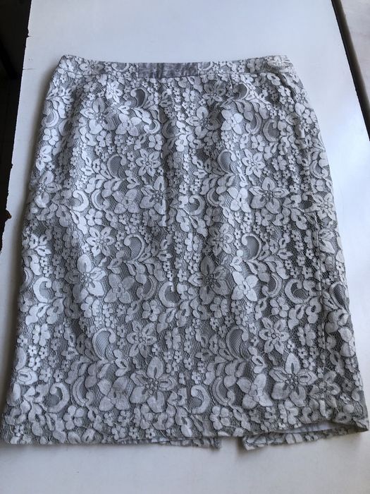 Saia com forro cor cinza