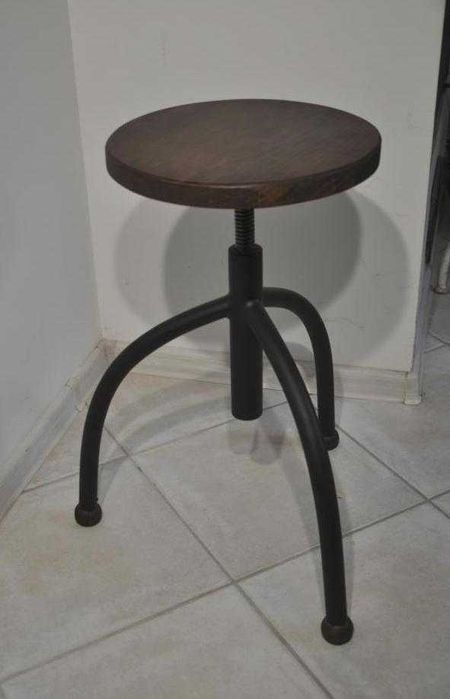 Stary stołek warsztatowy PRL, obrotowy, hoker. loft, industrialny