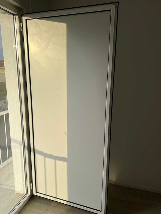 Vende-se Veda-luz/Portada Interior em Alumínio - Portas e Janelas