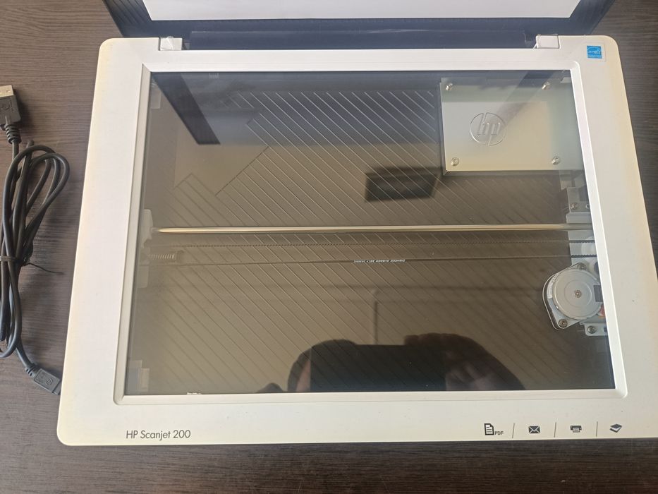 Сканер планшетный HP Scanjet 200