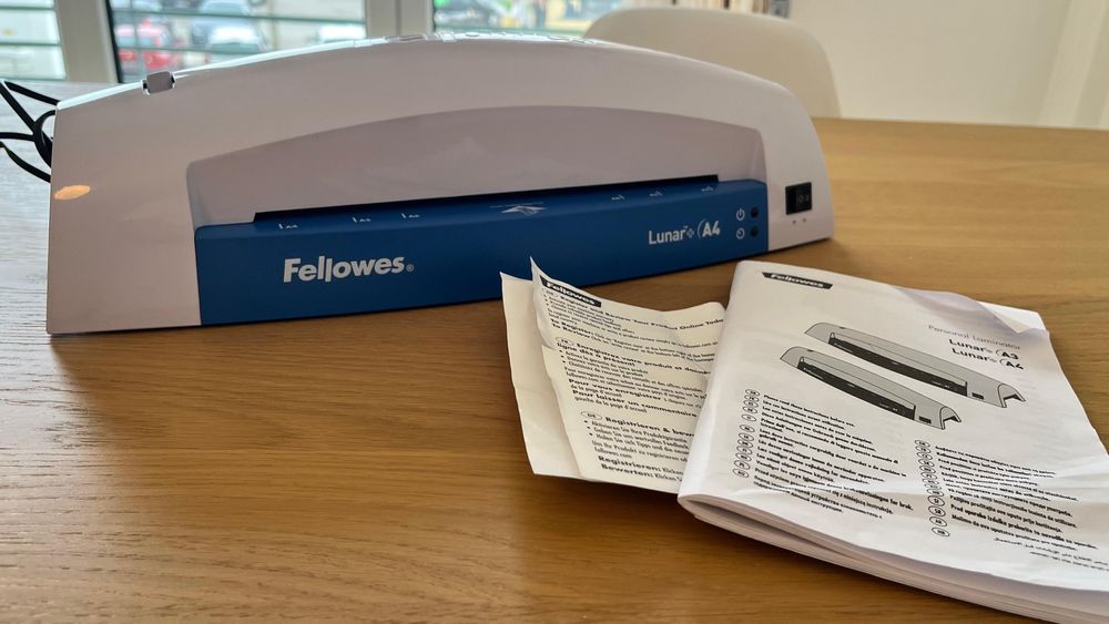 FELLOWES Plastificadora Lunar, A4, 125 μ, Branco e Azul