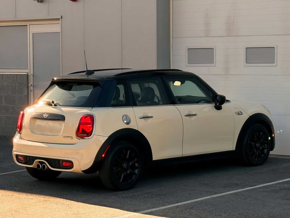 MINI Cooper      2021