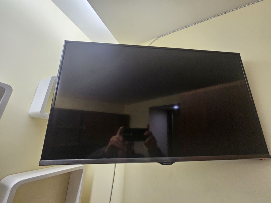 LCD Samsung 32 com suporte