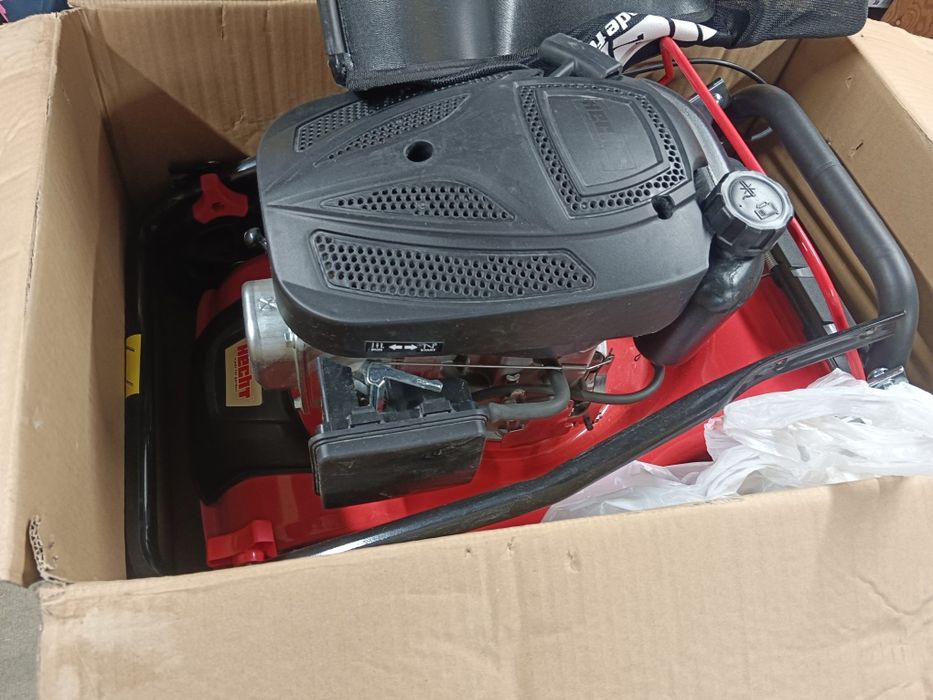 KOSIARKA Spalinowa do trawy HECHT 4042 LEKKA MOCNA  szerokość 41cm