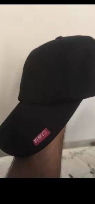 Czarna czapka z daszkiem dżokejka bawełna bejsbolówka  unisex