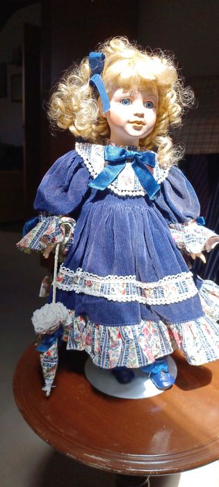 Boneca de porcelana coleção