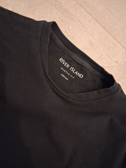 Klasyczny czarny T-shirt RIVER ISLAND