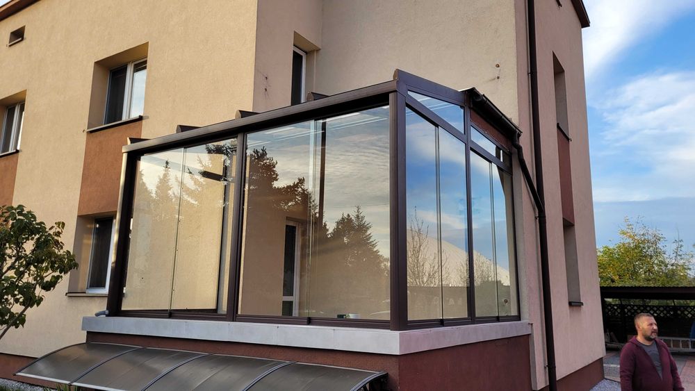 Przeszklone tarasy, zadaszenia, systemy szyb przesuwnych