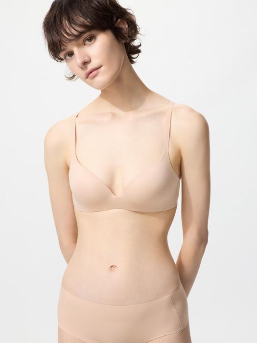 Безшовний бюстгальтер Uniqlo 75/80 B C Wireless Bra (3D Hold)