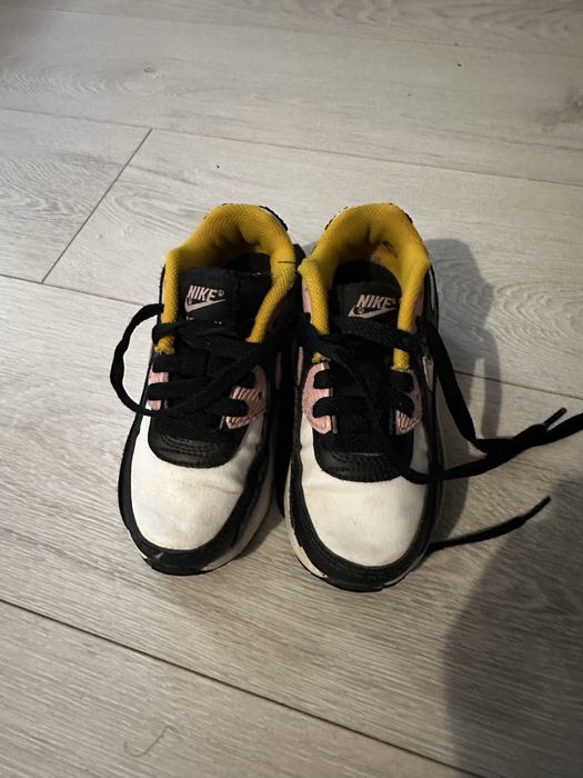 Найк кросівки