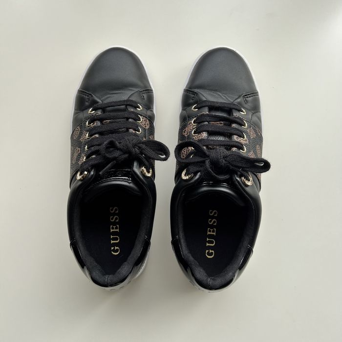 Sapatilhas Guess com muito pouco uso