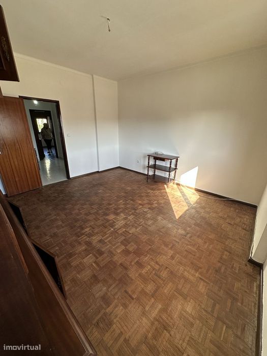 Apartamento T3 espaçoso para arrendamento