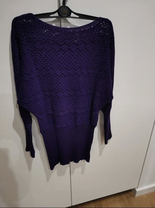 Sweter fioletowy ażurowy z błyszczącą nitką L/XL