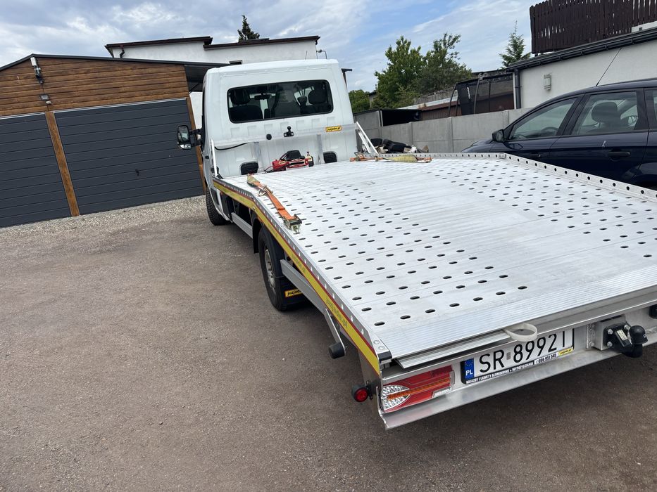 Wynajem Autolaweta na kat B Laweta Renault Master