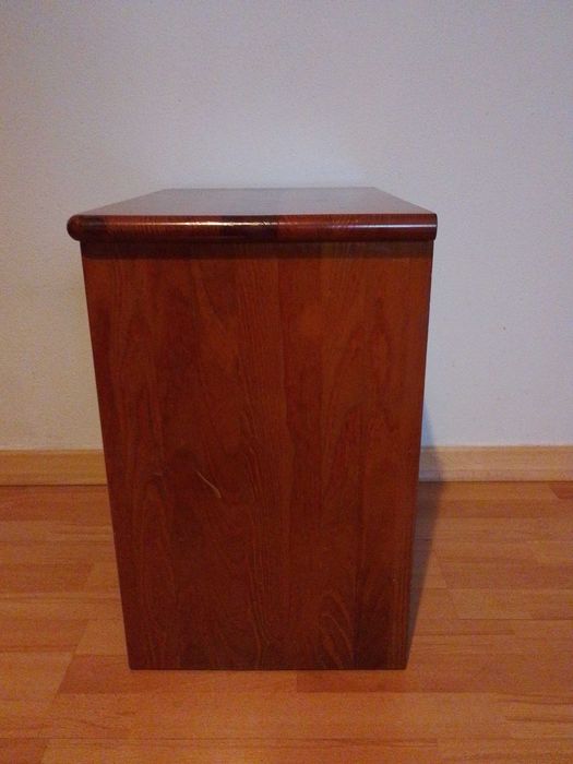 Mesa de Cabeceira em Madeira de Cerejeira 3 Gavetas  51 x 36 x Alt 57