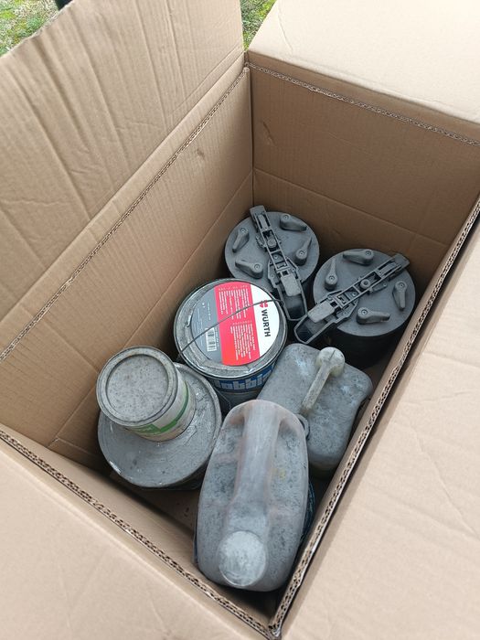 Várias tintas para automóveis ou outra cois