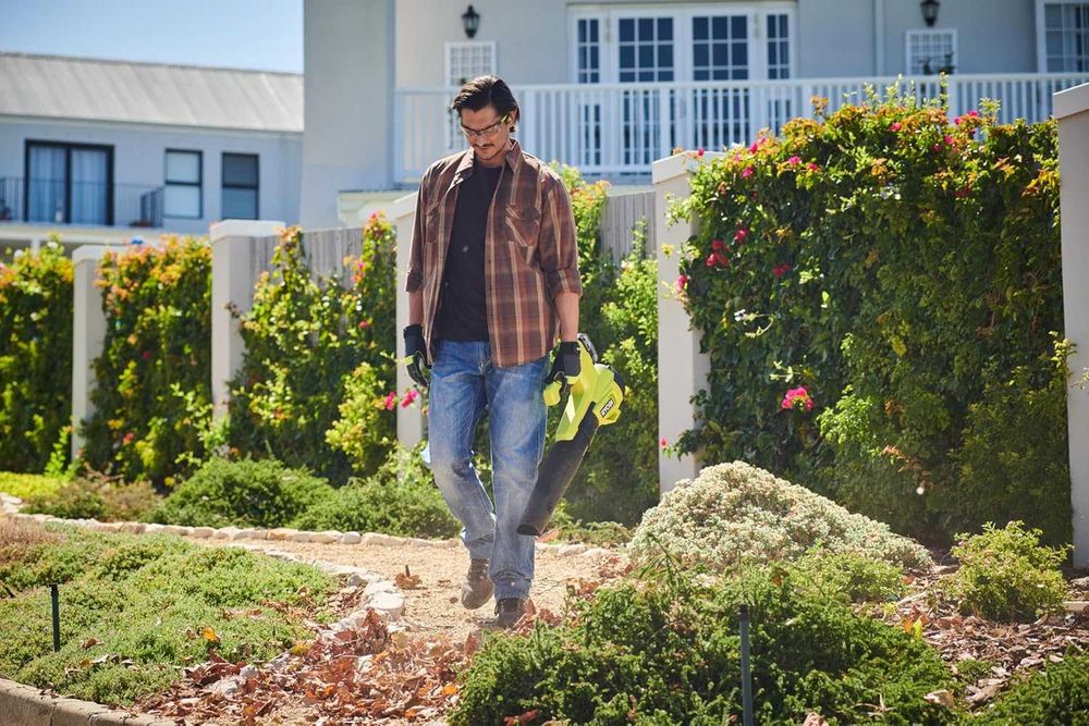 Акумуляторна повітродуйка Ryobi RY18BLB-0 18V дуйка для листя електрич