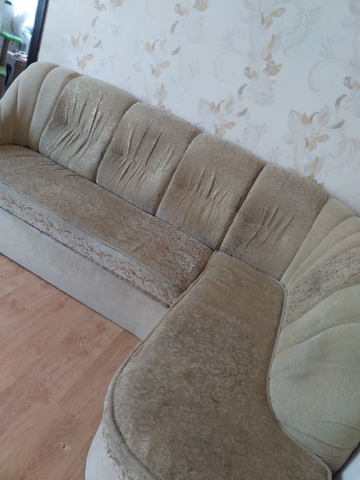 Диван кутовий 2500×1600