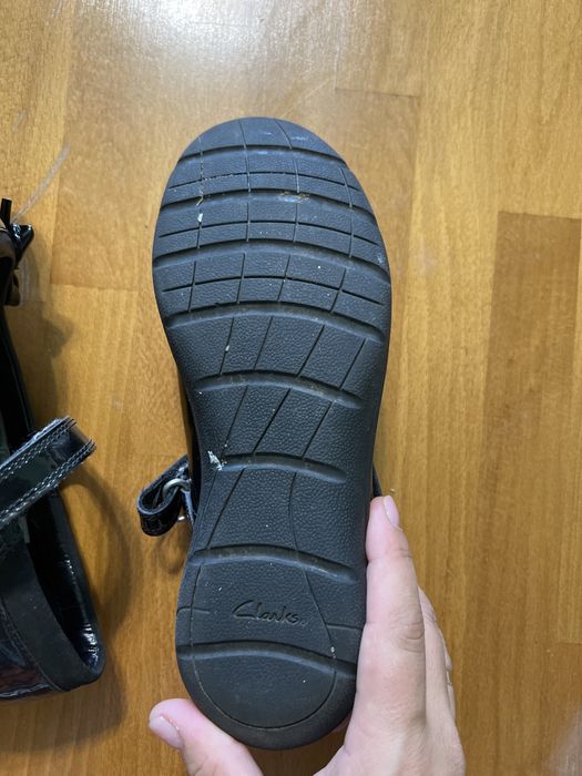 Туфлі дитячі Clarks 35 розмір