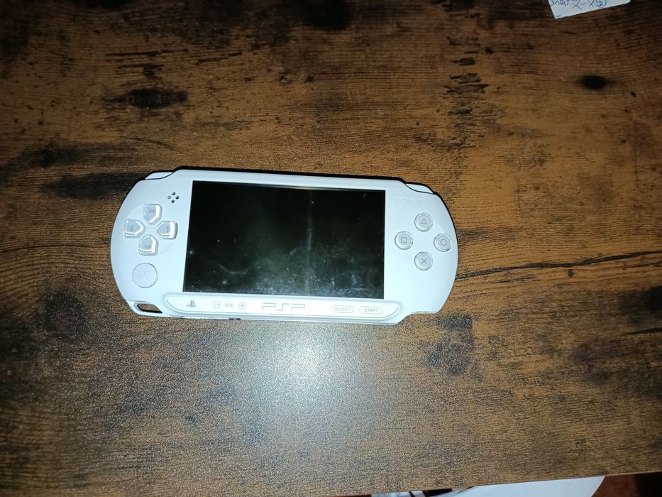 PSP branca + carregador