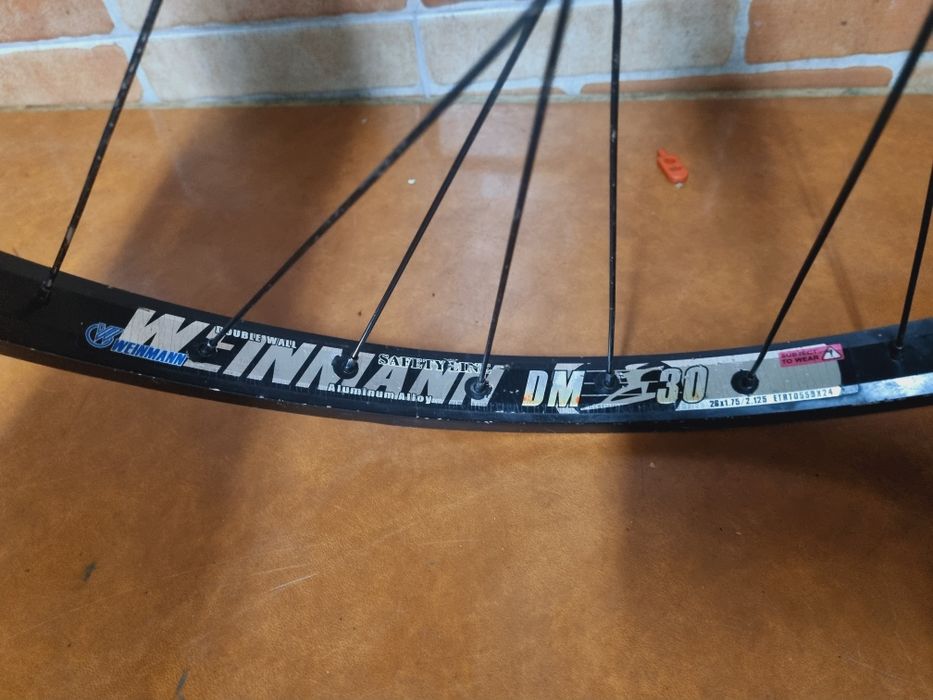 Roda frente DH 26 20mm
