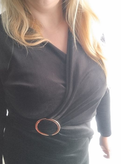 NOWA welurowa sukienka MOON PLUS SIZE 48 – tuszuje brzuch, elegancka