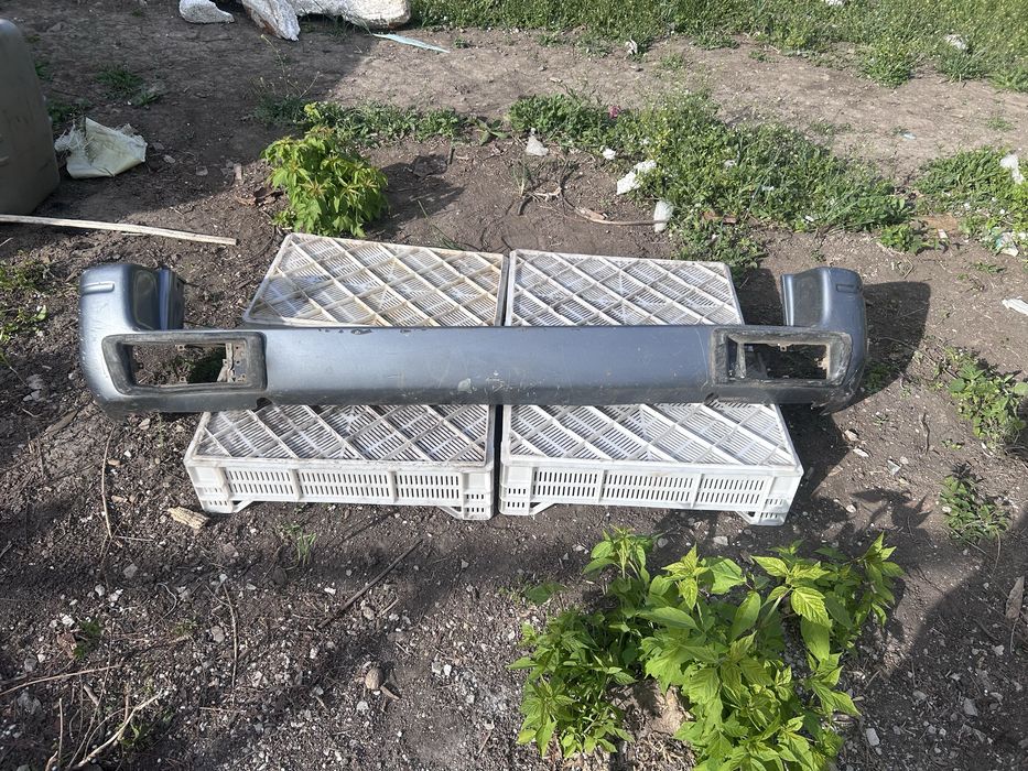 Задній бампер Toyota Land Cruiser 90 (1996-2002)