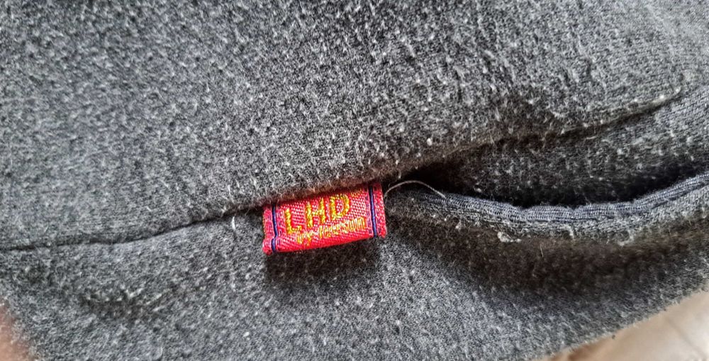 Szara czarna bluza z kapturem